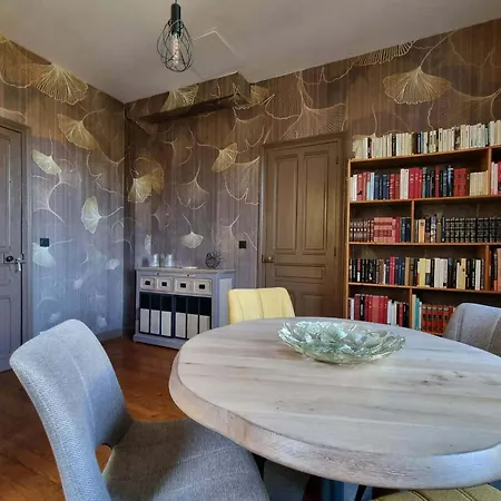 Le Logis De Placide Bed & Breakfast *